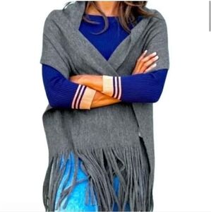 NWT Lucky Brand Raschel Gray Fringe Scarf Wrap